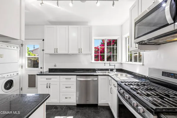 $1,390,000 | 1484 North Rose Street, Burbank, CA 91505