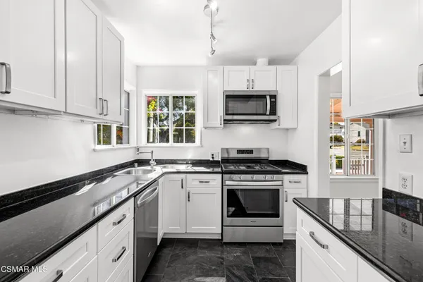 $1,390,000 | 1484 North Rose Street, Burbank, CA 91505