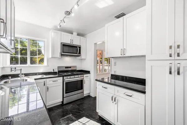 $1,390,000 | 1484 North Rose Street, Burbank, CA 91505