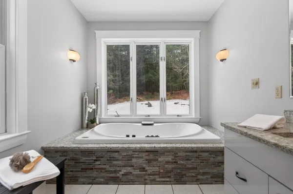 $985,000 | 24 Hemlock Ridge, North Yarmouth, ME 04097