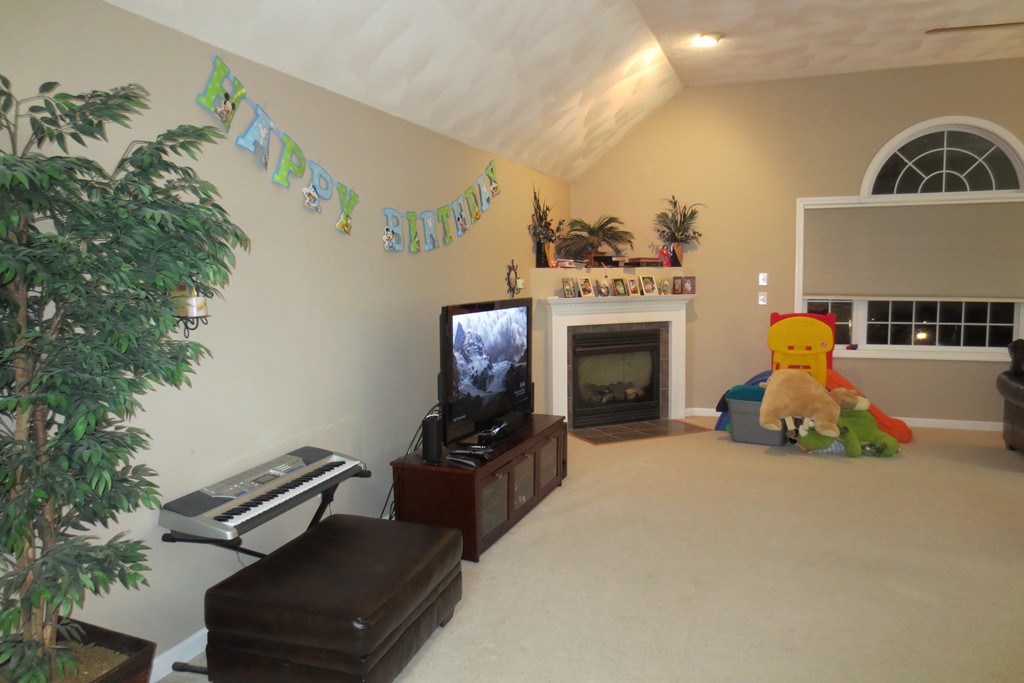 21 Maple Ridge Road Methuen, MA 01844 - Photo 5 of 15 Gallery Image 5