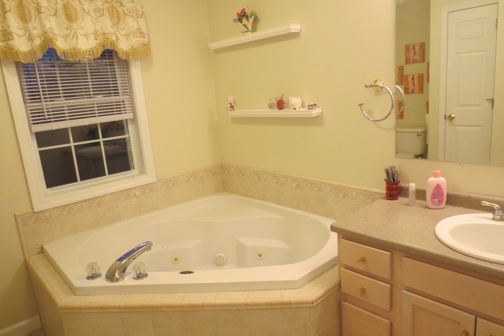 21 Maple Ridge Road Methuen, MA 01844 - Photo 7 of 15 Gallery Image 7