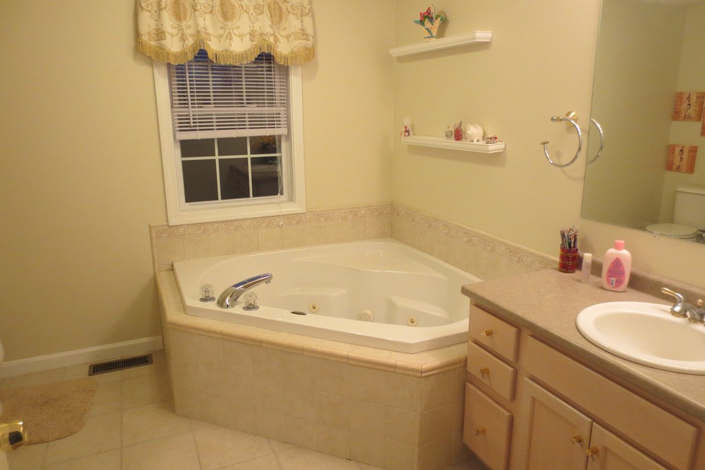 21 Maple Ridge Road Methuen, MA 01844 - Photo 9 of 15 Gallery Image 9
