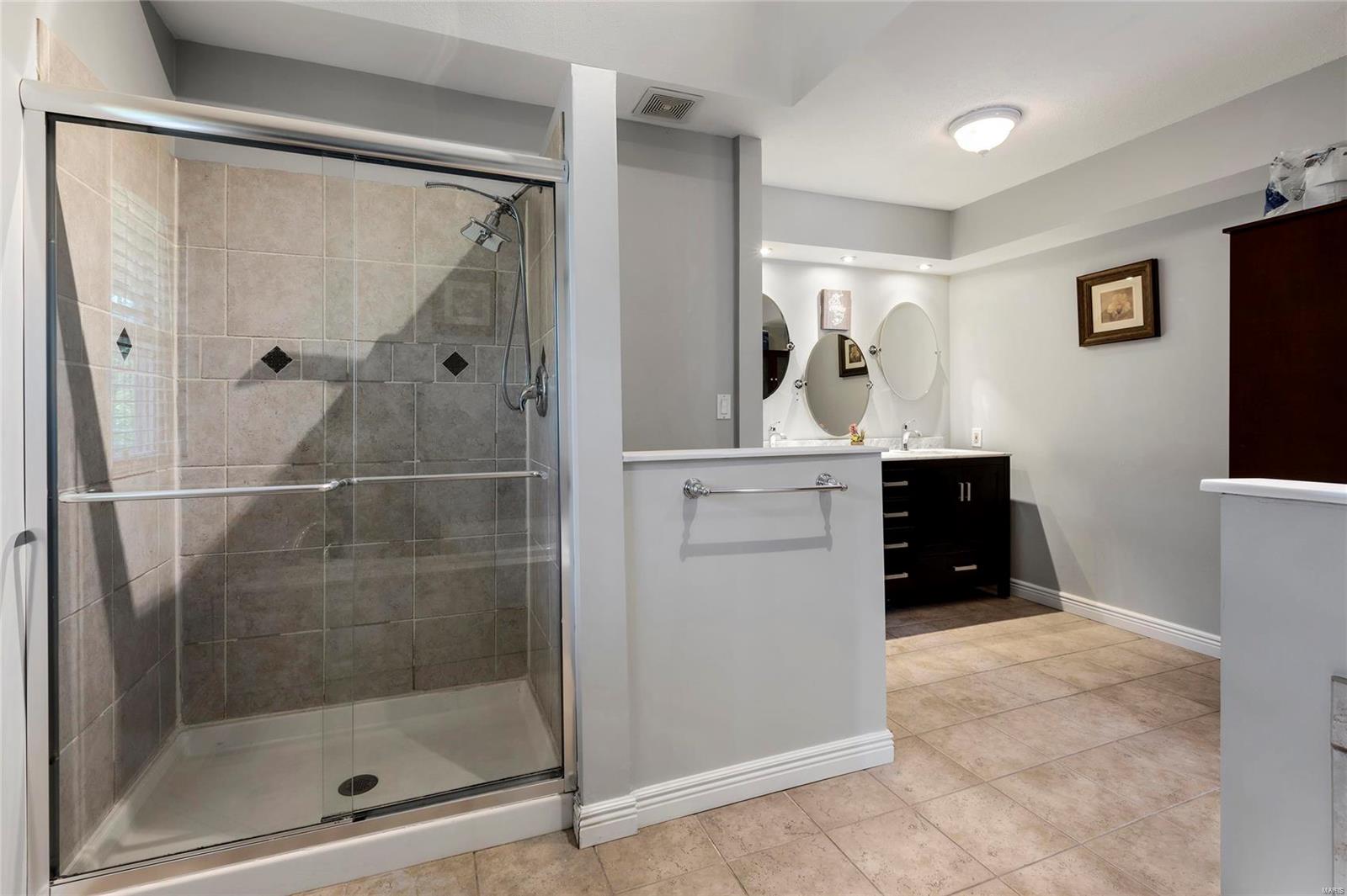 1911 Rustic Oak Road Chesterfield, MO 63017 - Photo 14 of 42 Gallery Image 14