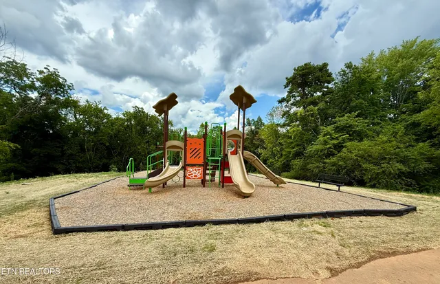 $374,000 | 1820 Bennett Vlg Drive, Maryville, TN 37804