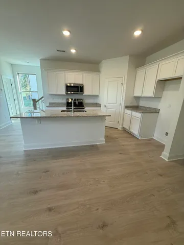 $374,000 | 1820 Bennett Vlg Drive, Maryville, TN 37804