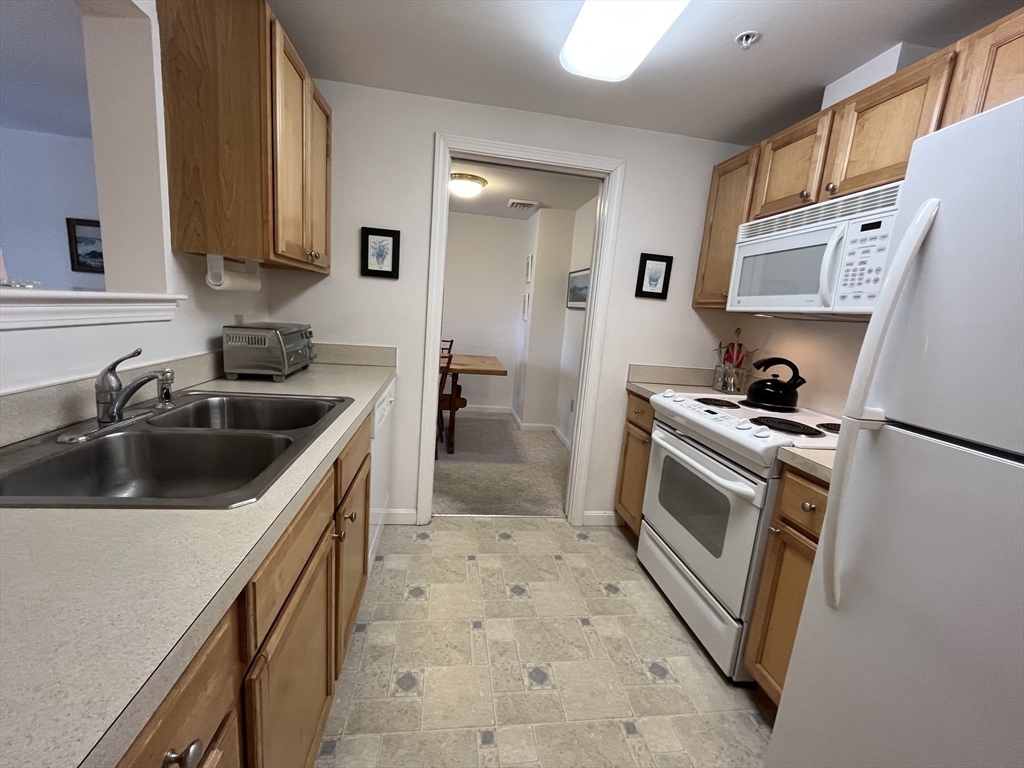 18 West Road, Unit 309 Orleans, MA 02653 - Photo 4 of 12