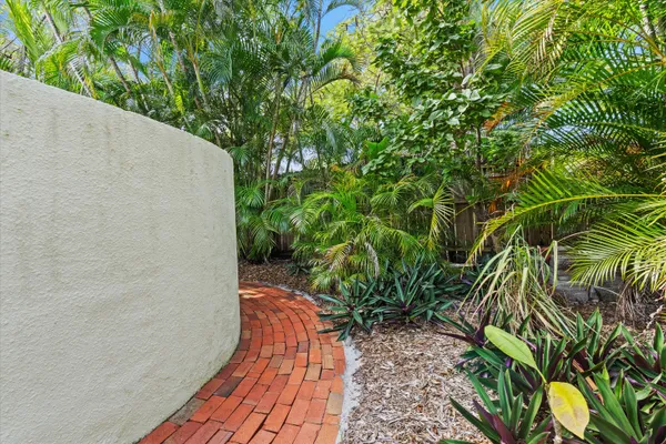 $2,590,000 | 815 Tangerine Way, Delray Beach, FL 33483