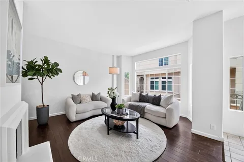 $1,087,000 | 2825 Plaza Del Amo, Unit 102, Torrance, CA 90503