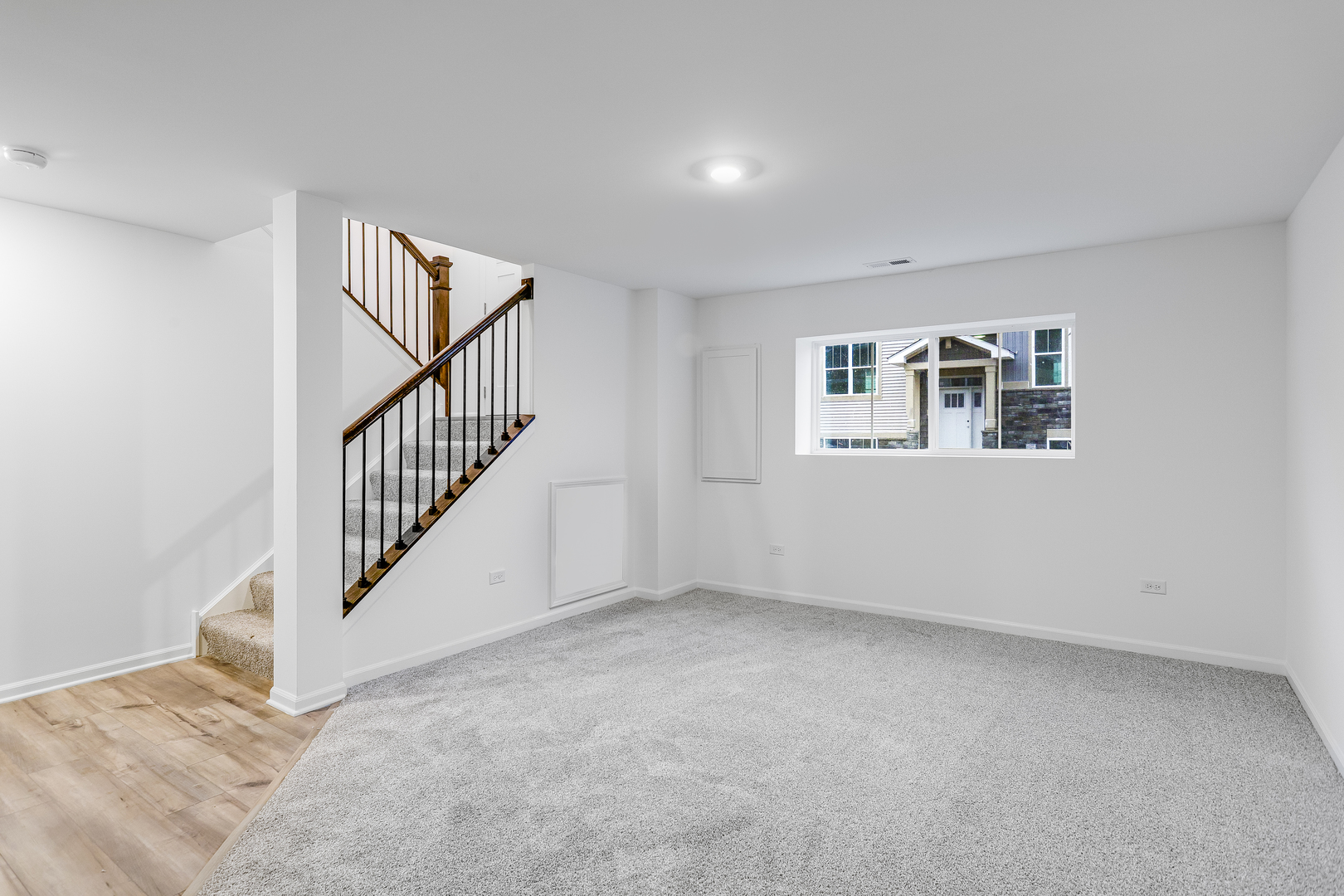 437 Red Oak Circle Volo, IL 60020 - Photo 2 of 15