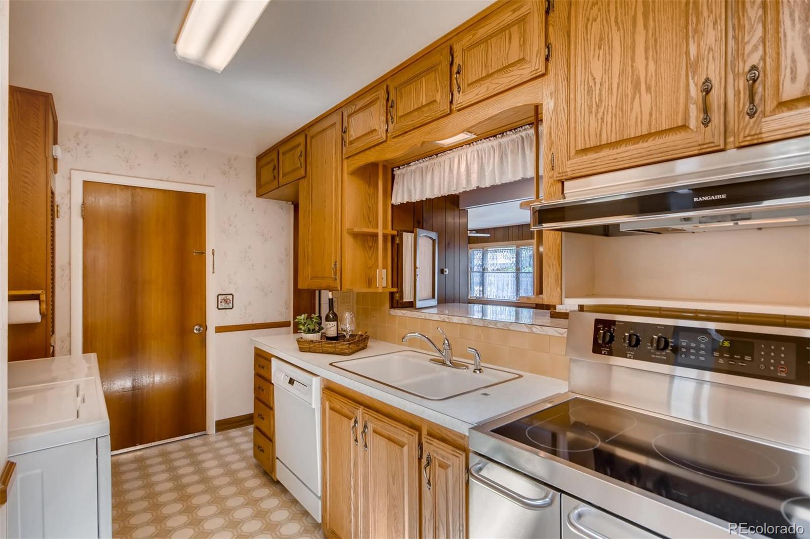 3660 Reed Street Wheat Ridge, CO 80033 - Photo 9 of 31 Gallery Image 9