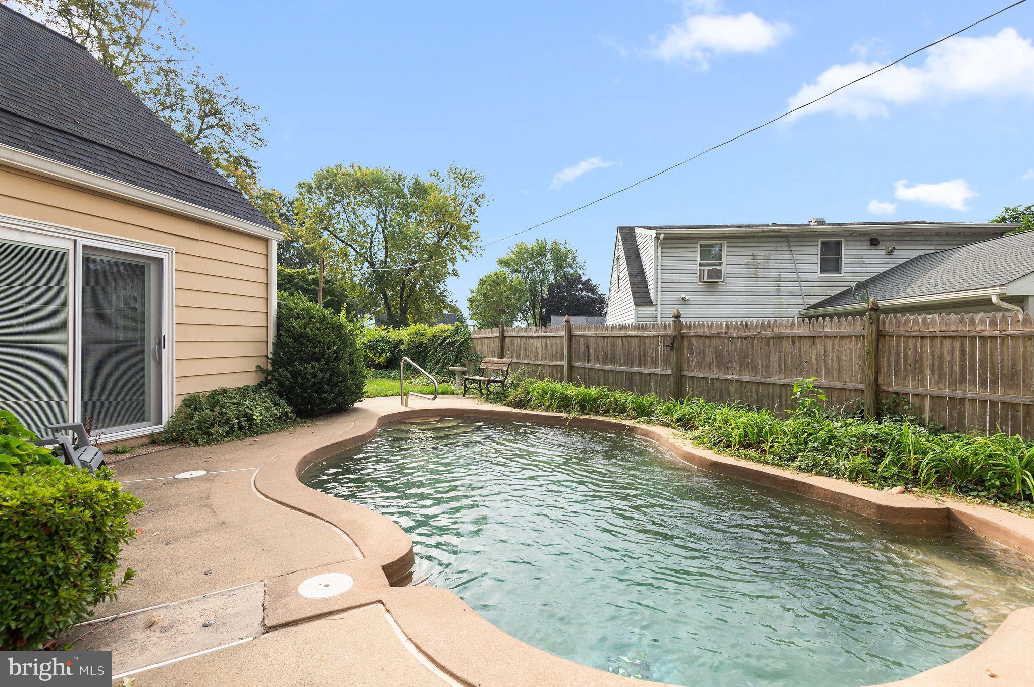 428 Tanner Road Hatboro, PA 19040 - Photo 7 of 25 Pool