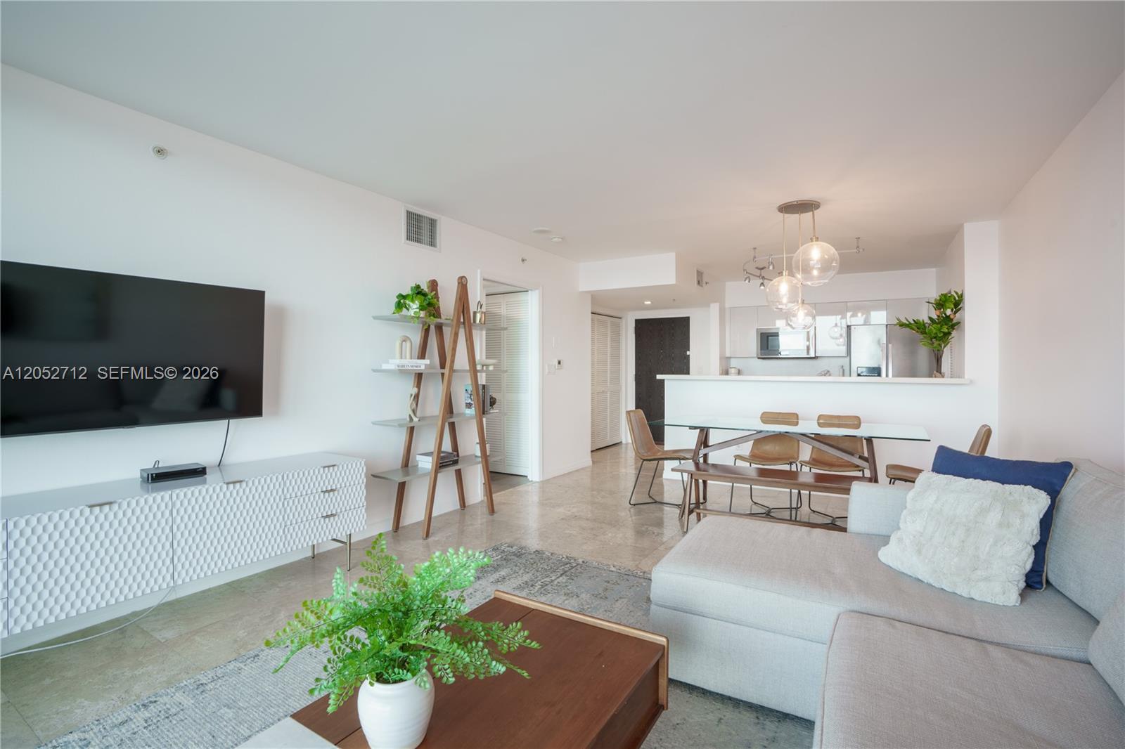 90 Alton Road, Unit 2306 Miami Beach, FL 33139 - Photo 10 of 19 Gallery Image 10