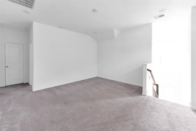 $2,500 | 1426 Northwood Blf Lane, Pinehurst, TX 77362