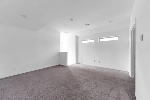 $2,500 | 1426 Northwood Blf Lane, Pinehurst, TX 77362