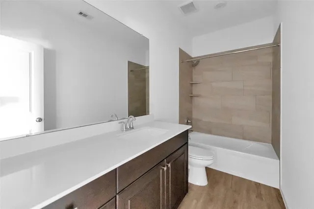 $2,500 | 1426 Northwood Blf Lane, Pinehurst, TX 77362