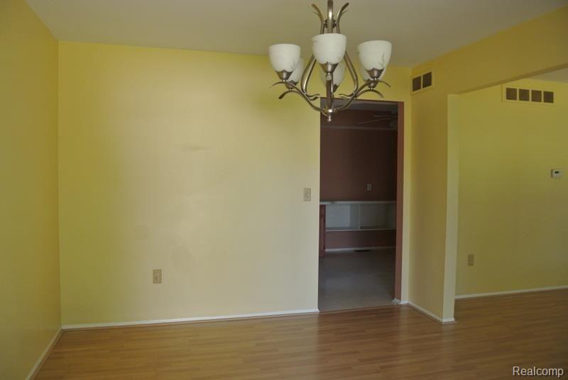 5834 Wedgewood Road Canton, MI 48187 - Photo 11 of 27 DSC_7891.jpg