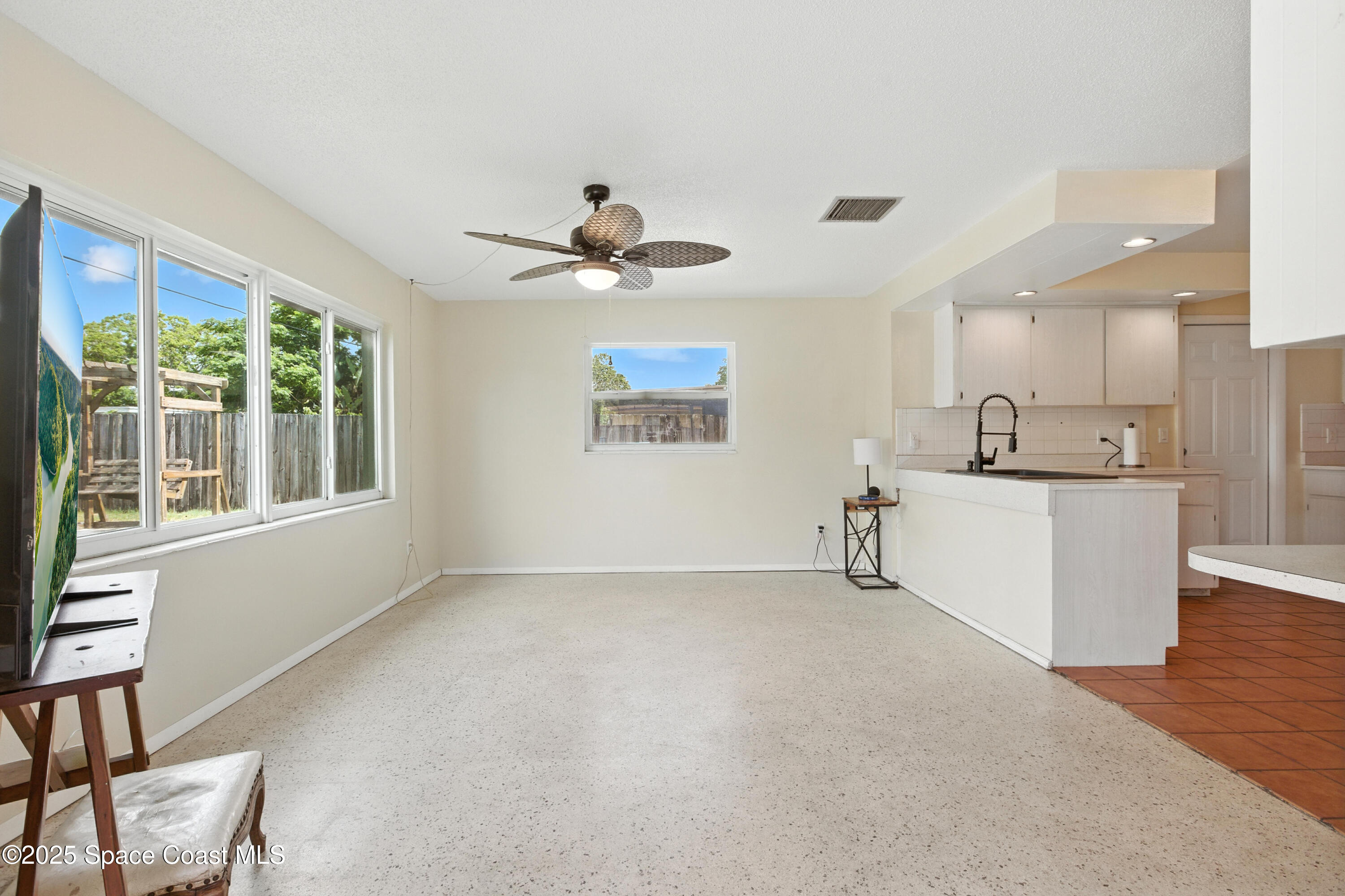 582 Croton Road Melbourne, FL 32935 - Photo 15 of 33 582 Croton Rd 015