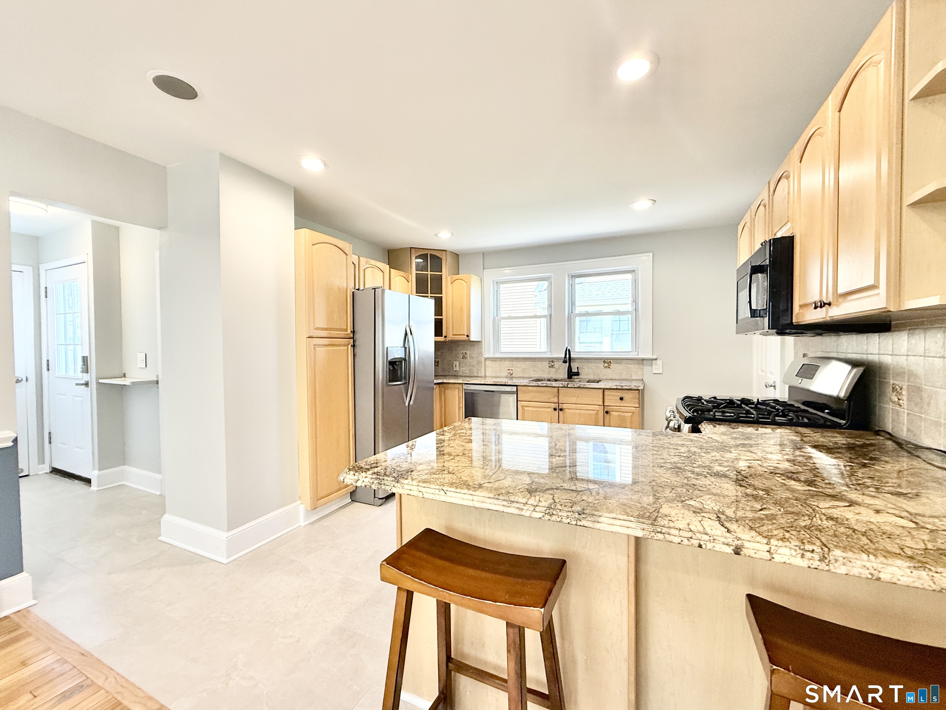 120 Culloden Road Stamford, CT 06902 - Photo 9 of 31