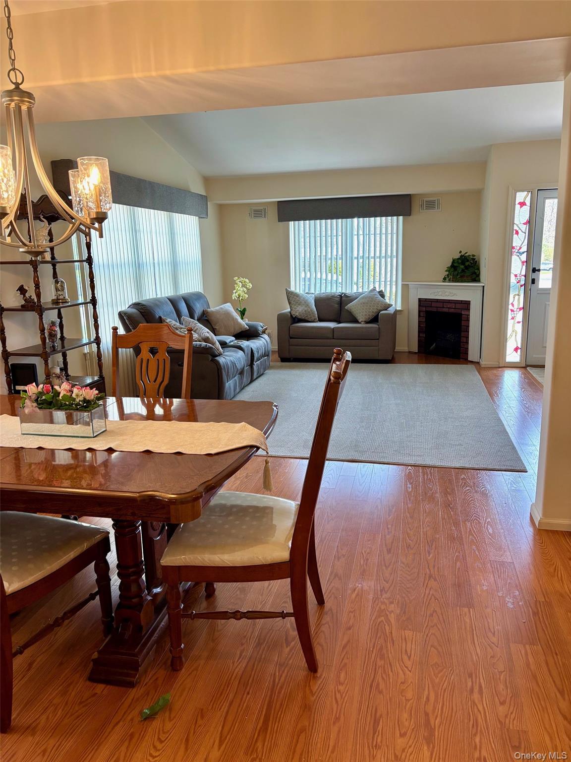 155 Glen Drive Ridge, NY 11961 - Photo 5 of 24