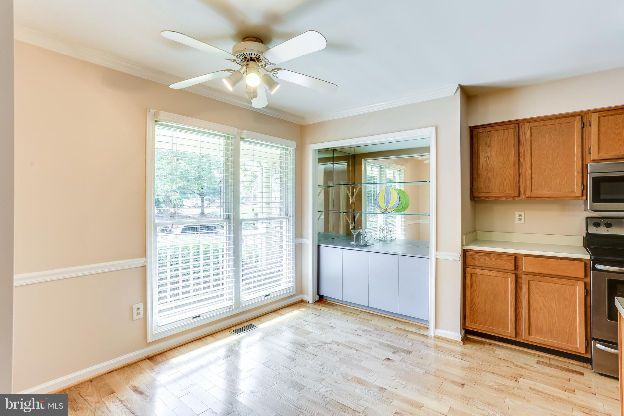 9224 Pittsfield Road Owings Mills, MD 21117 - Photo 4 of 16 Breakfast room off kitchen with built ins