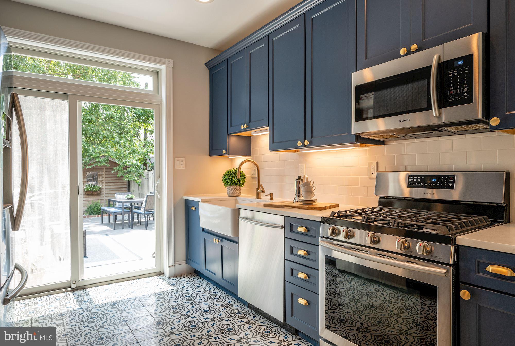 919 E Street Southeast Washington, DC 20003 - Photo 7 of 28 Recently renovated kitchen