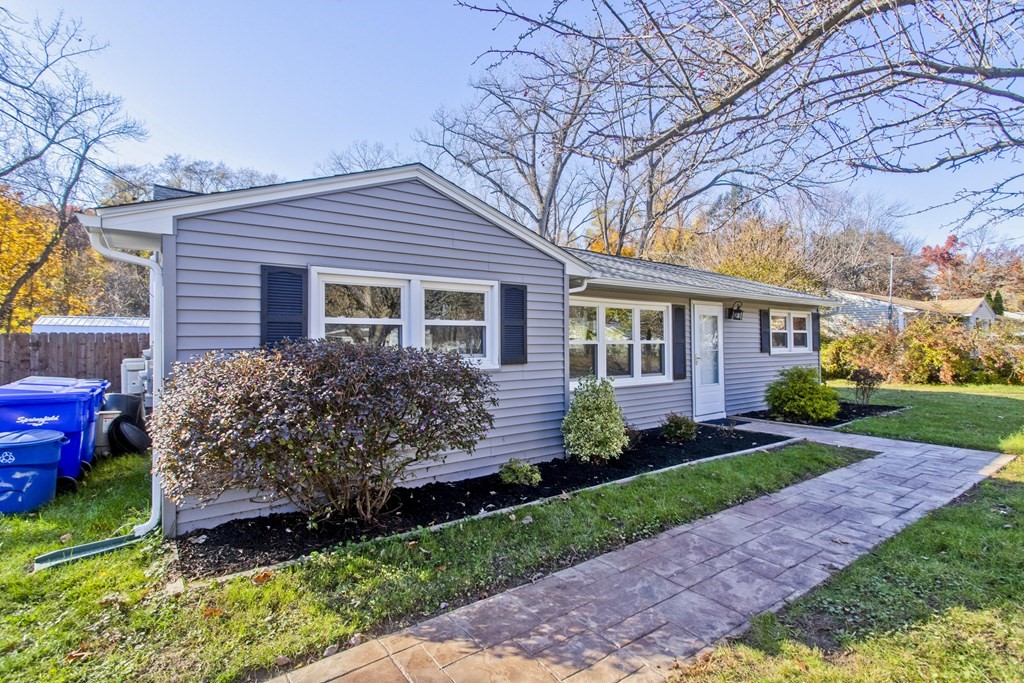 206 Corcoran Boulevard Springfield, MA 01118 - Photo 1 of 32 Gallery Image 1