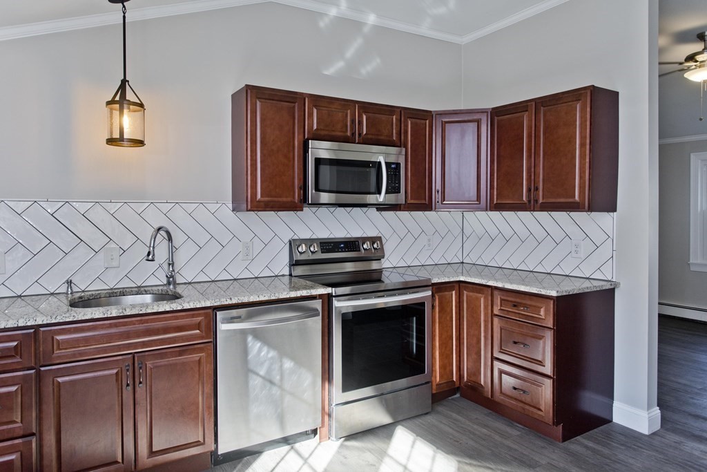 206 Corcoran Boulevard Springfield, MA 01118 - Photo 11 of 32 Gallery Image 11