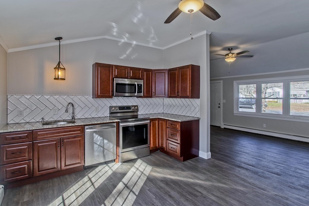 206 Corcoran Boulevard Springfield, MA 01118 - Photo 9 of 32 Gallery Image 9