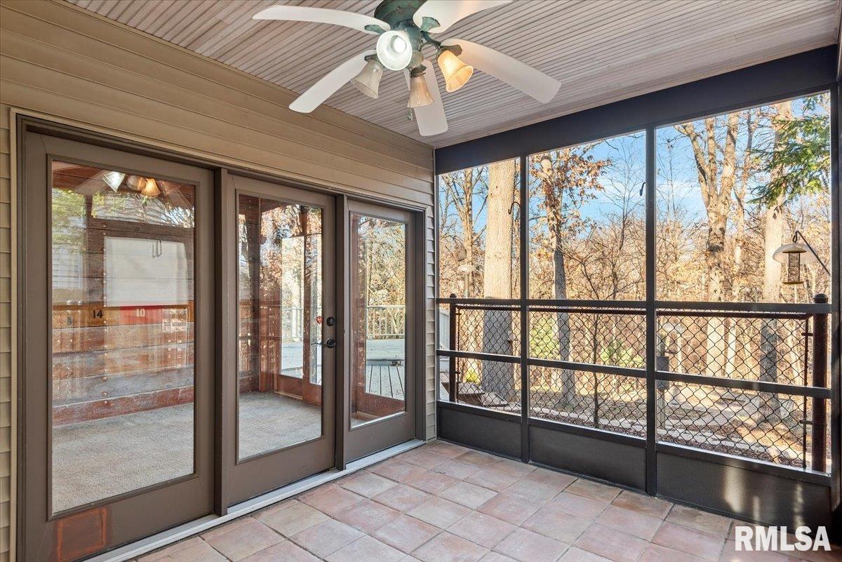 2553 Chapel Hill Drive Springfield, IL 62702 - Photo 11 of 57