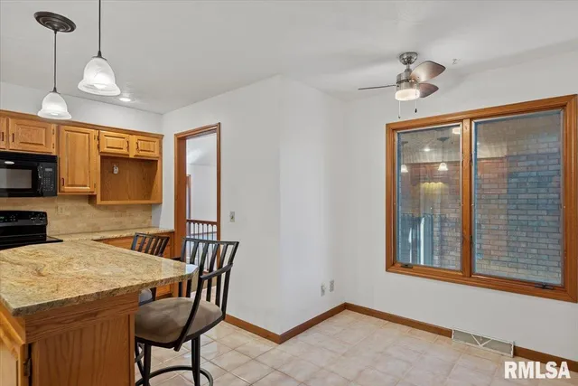 $279,900 | 2553 Chapel Hill Drive, Springfield, IL 62702