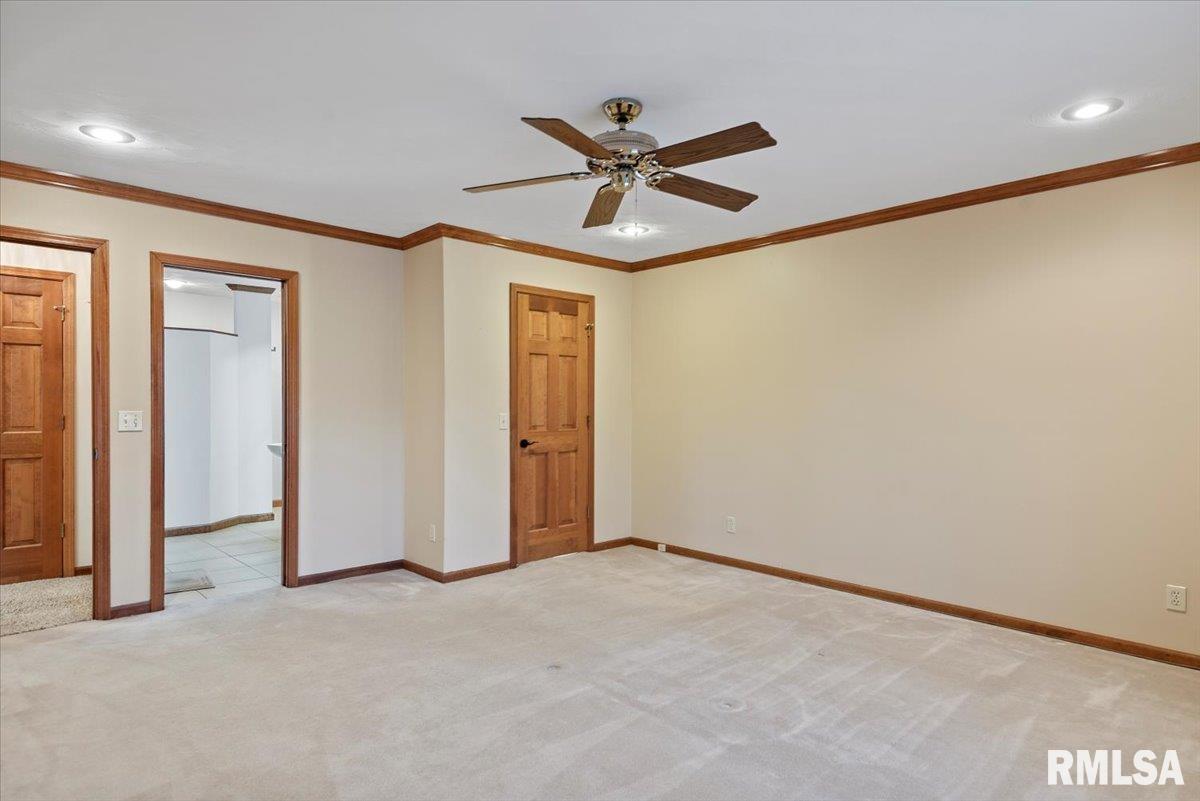 2553 Chapel Hill Drive Springfield, IL 62702 - Photo 22 of 57