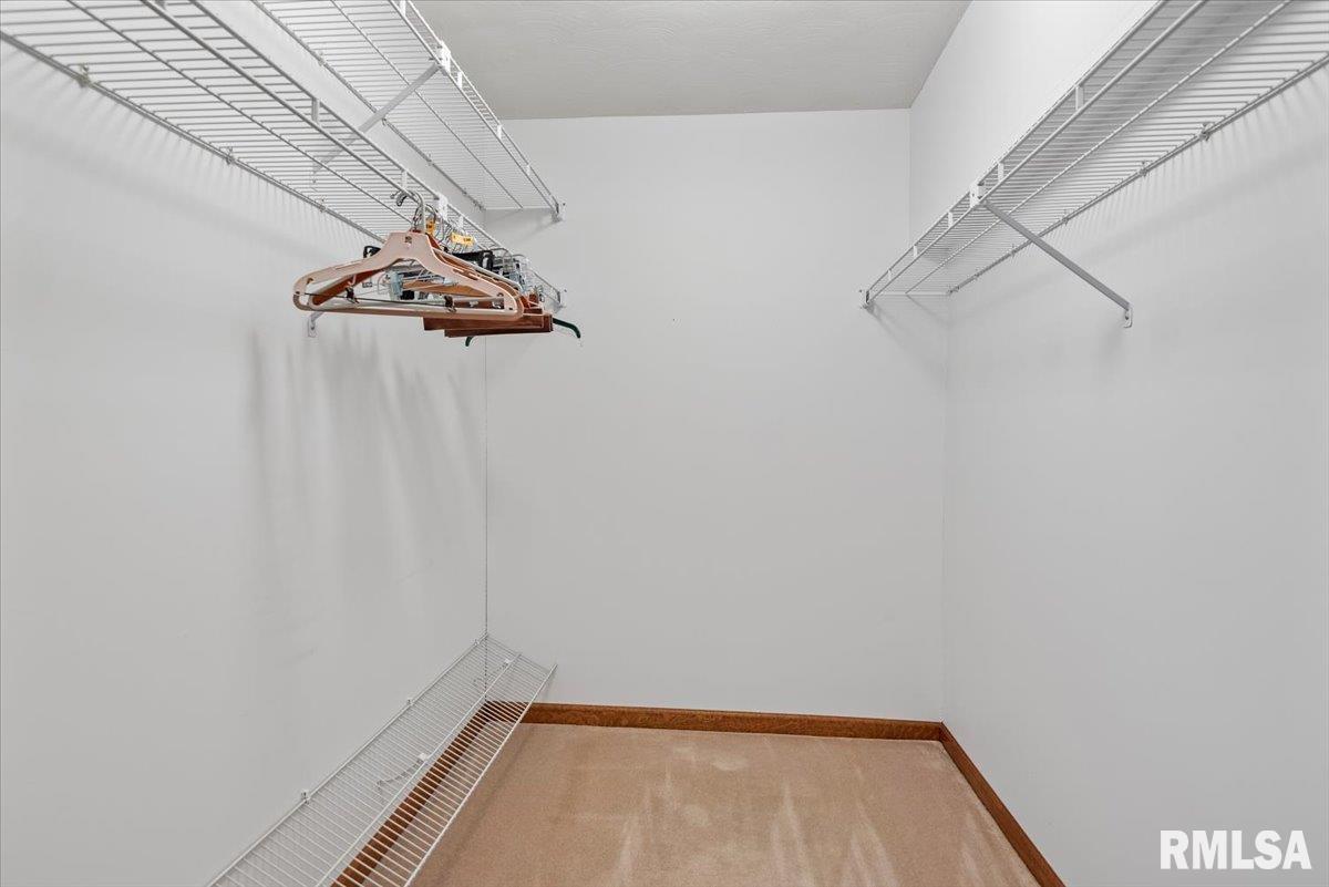 2553 Chapel Hill Drive Springfield, IL 62702 - Photo 30 of 57