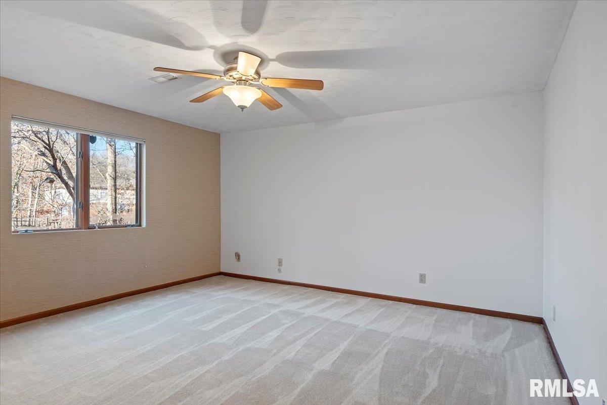 2553 Chapel Hill Drive Springfield, IL 62702 - Photo 31 of 57