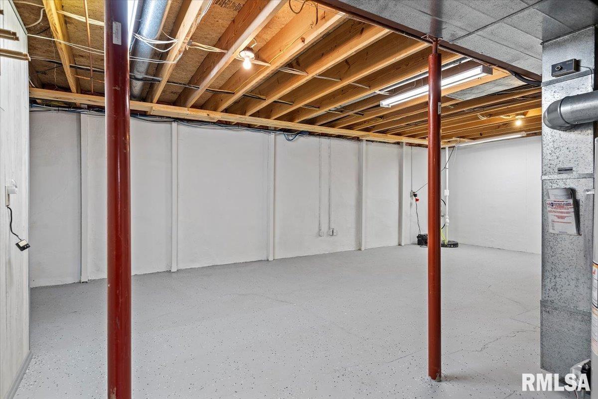 2553 Chapel Hill Drive Springfield, IL 62702 - Photo 35 of 57