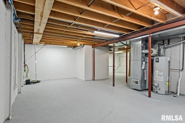 $279,900 | 2553 Chapel Hill Drive, Springfield, IL 62702