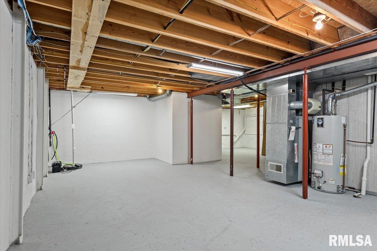 2553 Chapel Hill Drive Springfield, IL 62702 - Photo 36 of 57