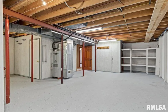 $279,900 | 2553 Chapel Hill Drive, Springfield, IL 62702