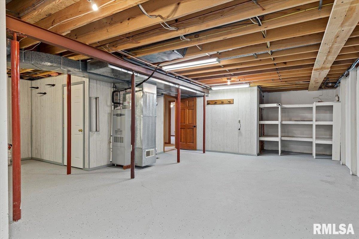 2553 Chapel Hill Drive Springfield, IL 62702 - Photo 37 of 57