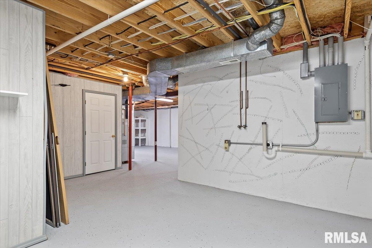 2553 Chapel Hill Drive Springfield, IL 62702 - Photo 40 of 57