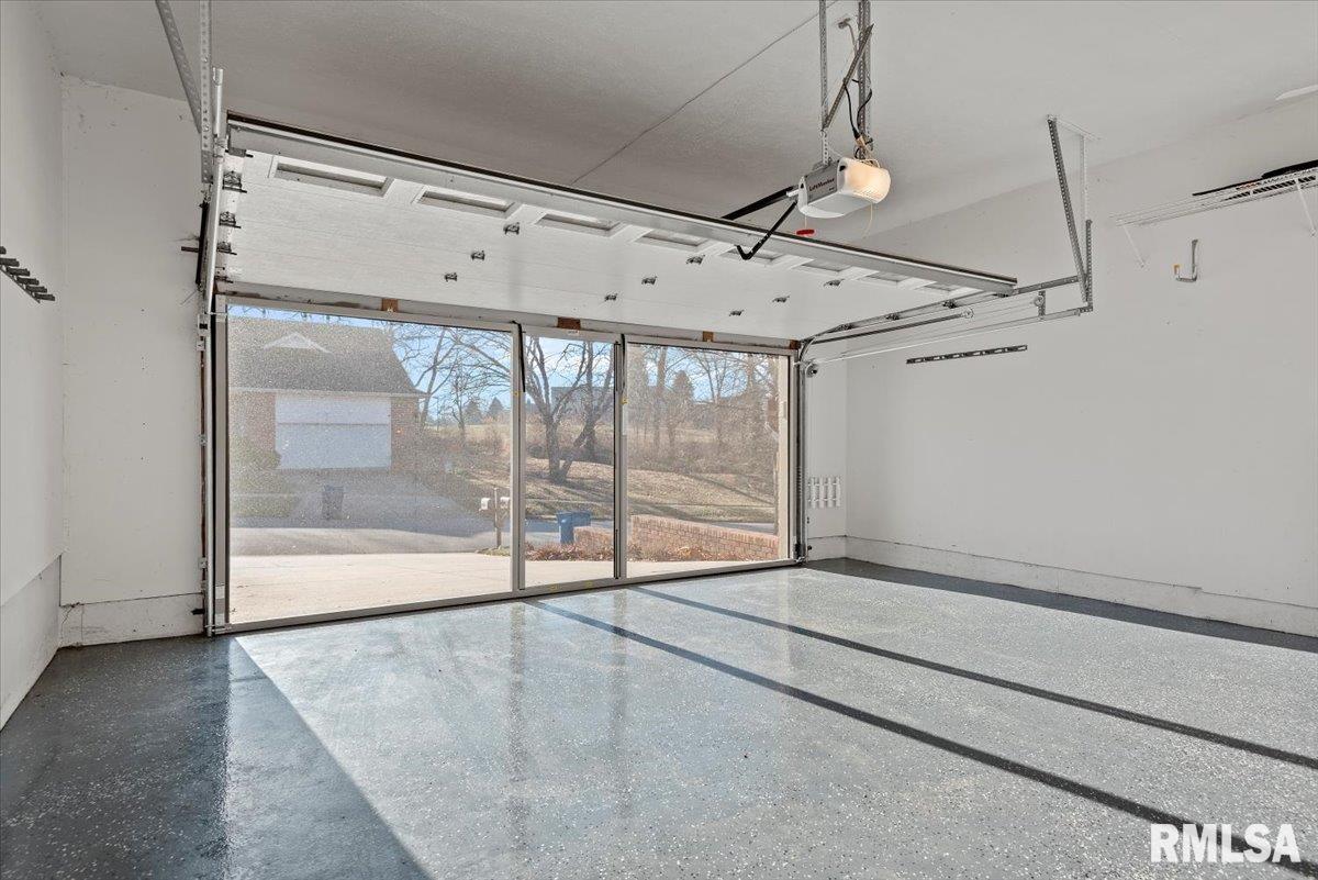 2553 Chapel Hill Drive Springfield, IL 62702 - Photo 42 of 57