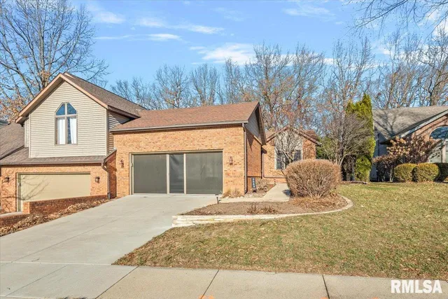 $279,900 | 2553 Chapel Hill Drive, Springfield, IL 62702