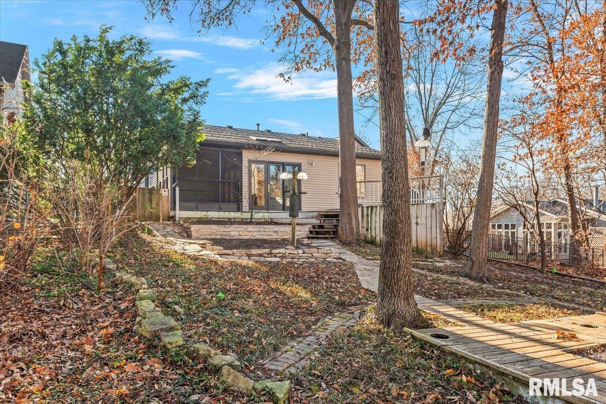 2553 Chapel Hill Drive Springfield, IL 62702 - Photo 45 of 57