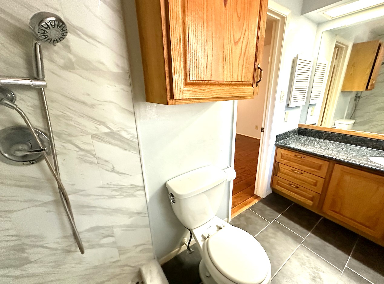 18 Brookflower Road The Woodlands, TX 77380 - Photo 13 of 23 Master Bath