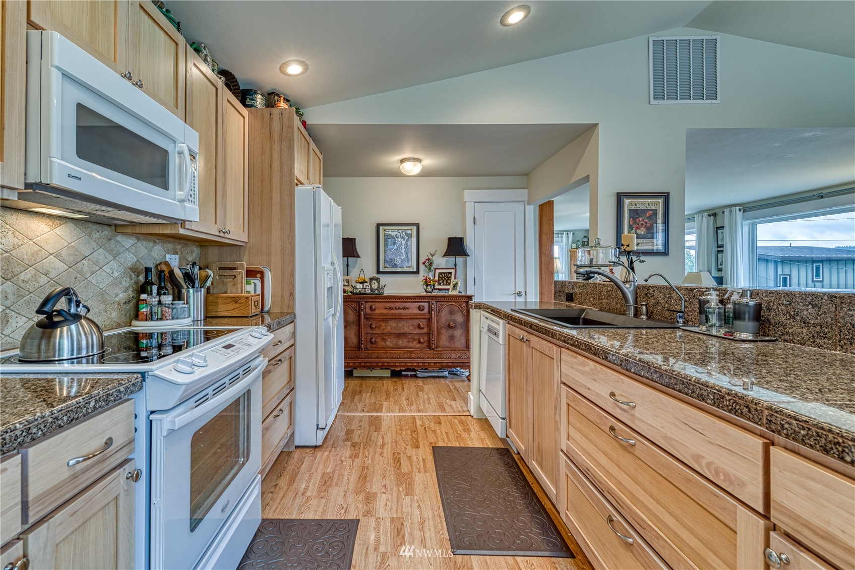 7620 Northeast North Shore Road Belfair, WA 98528 - Photo 11 of 24 Gallery Image 11