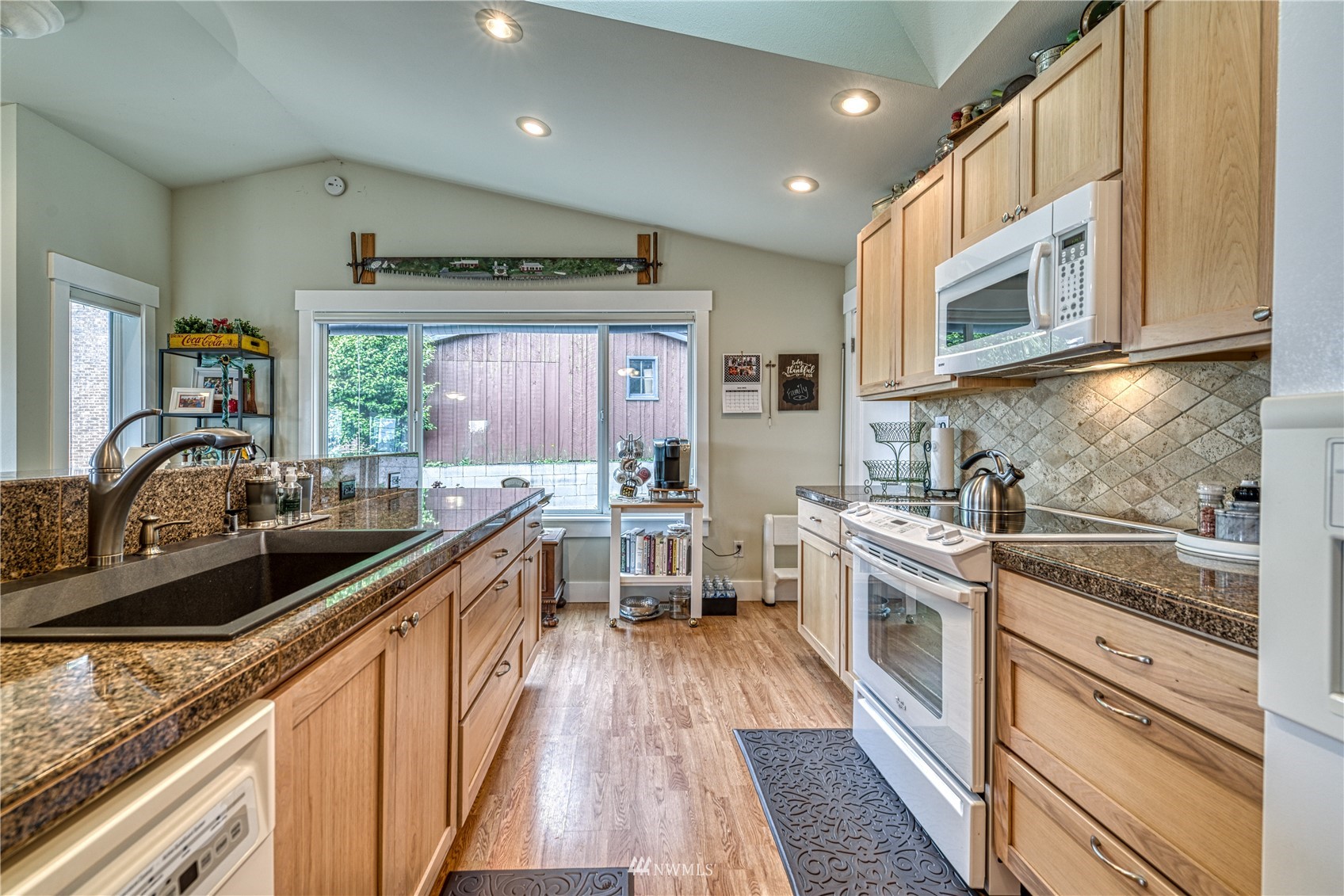 7620 Northeast North Shore Road Belfair, WA 98528 - Photo 9 of 24 Gallery Image 9
