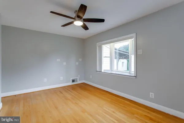 $3,400 | 5834 Pratt Street, Alexandria, VA 22310