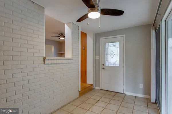 $3,400 | 5834 Pratt Street, Alexandria, VA 22310