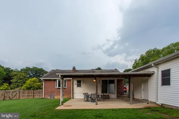 $3,400 | 5834 Pratt Street, Alexandria, VA 22310