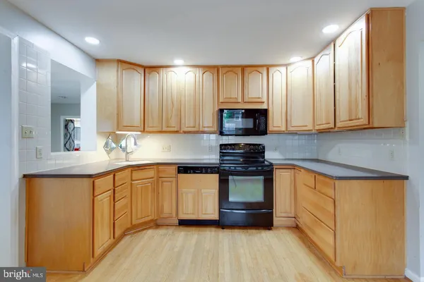 $3,400 | 5834 Pratt Street, Alexandria, VA 22310